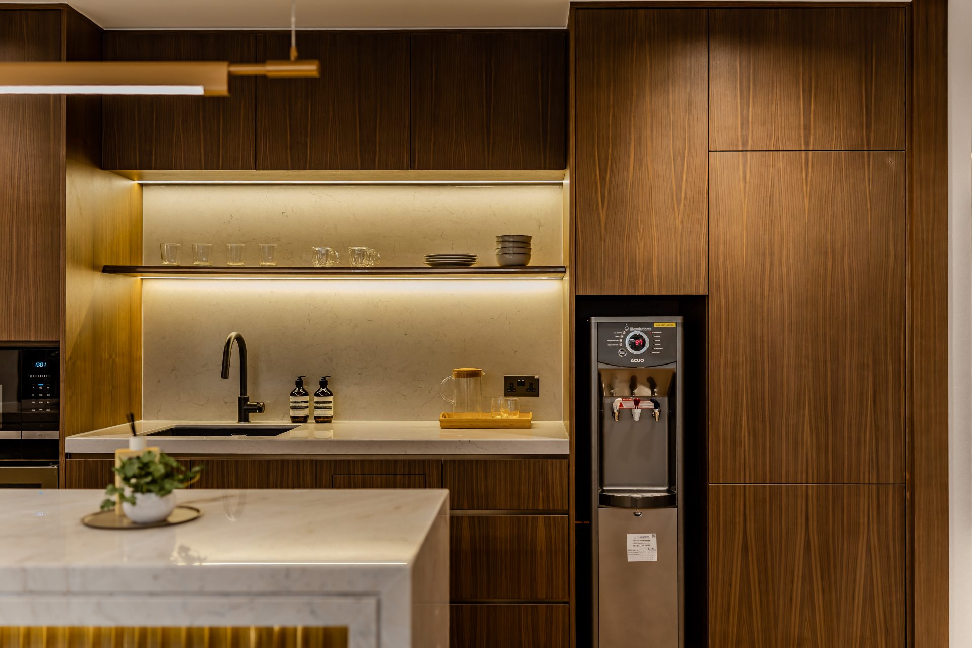 Han’s Laser Office — project space 7