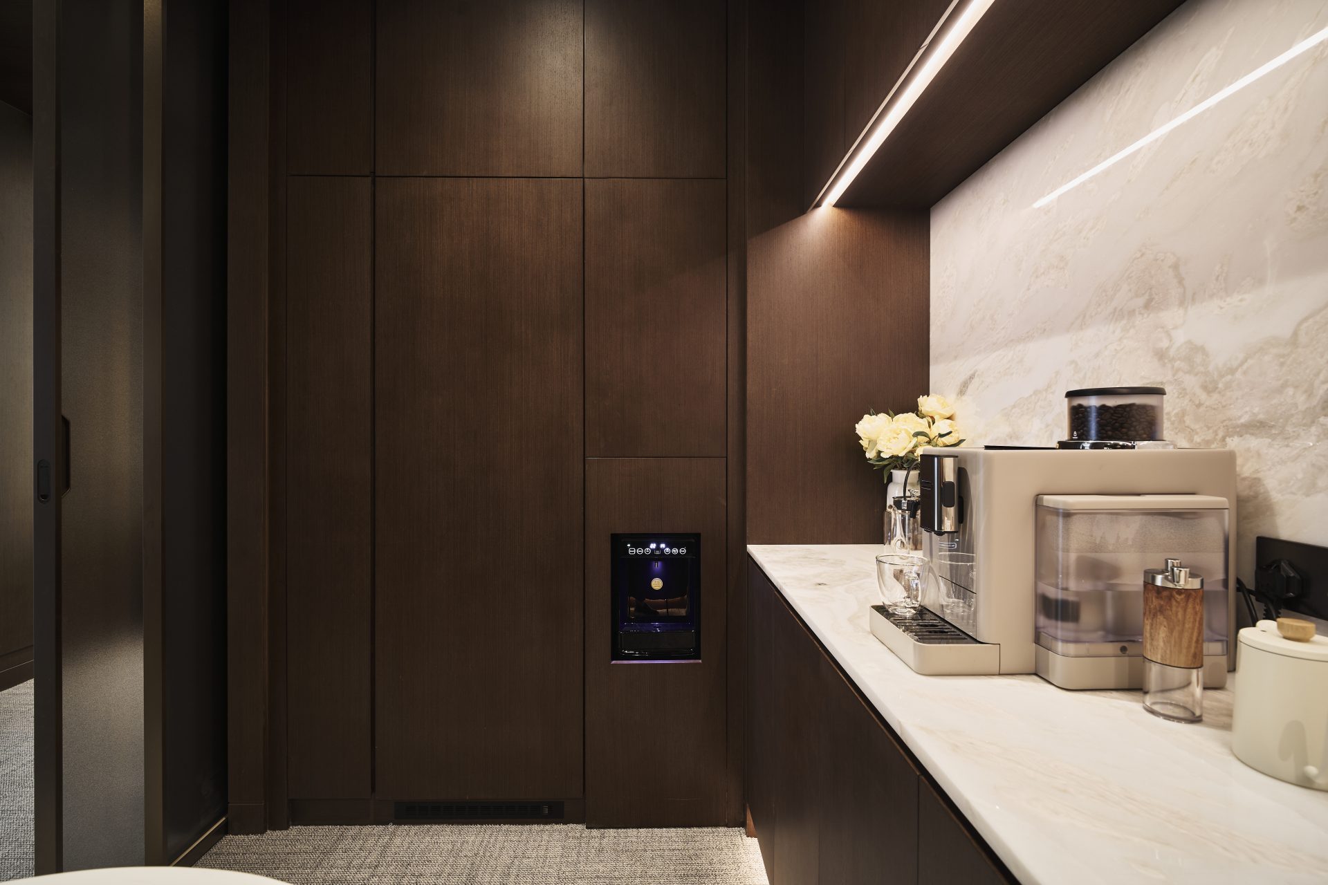 Office in IFC — project space 5