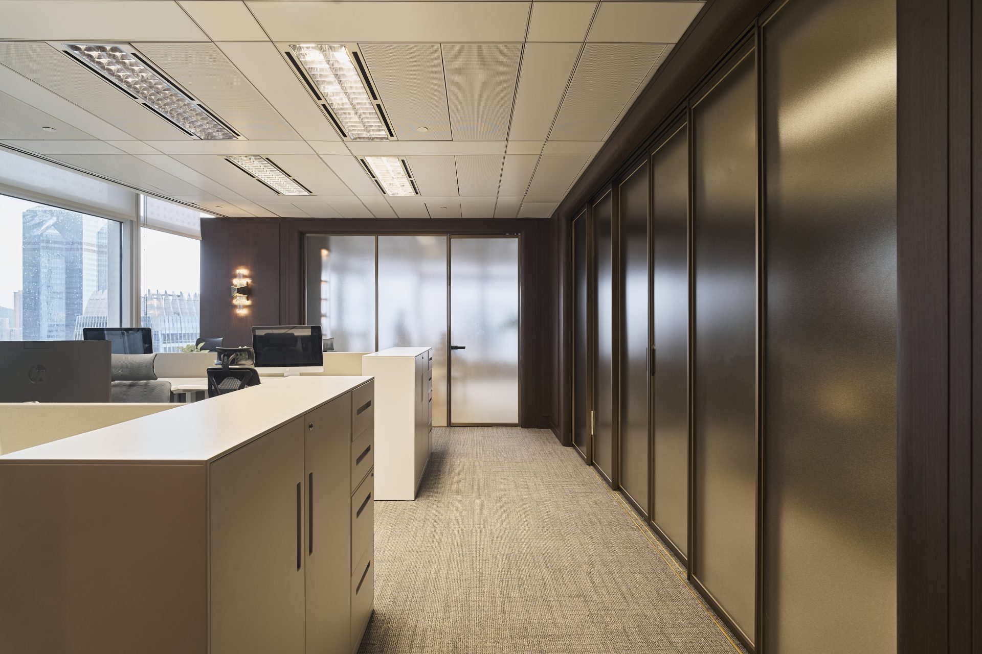 Office in IFC — project space 10